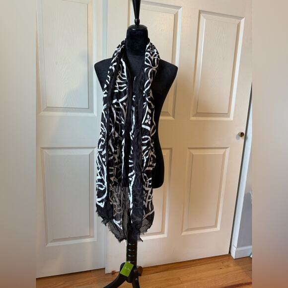 NWT Vera Bradley Set - Scarf / Wrap, Lanyard, and Small Cosmetics Bag - Concerto - Picture 5 of 11